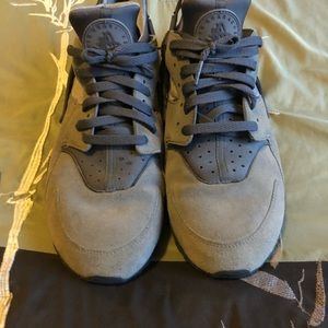Nike hurache suede gray